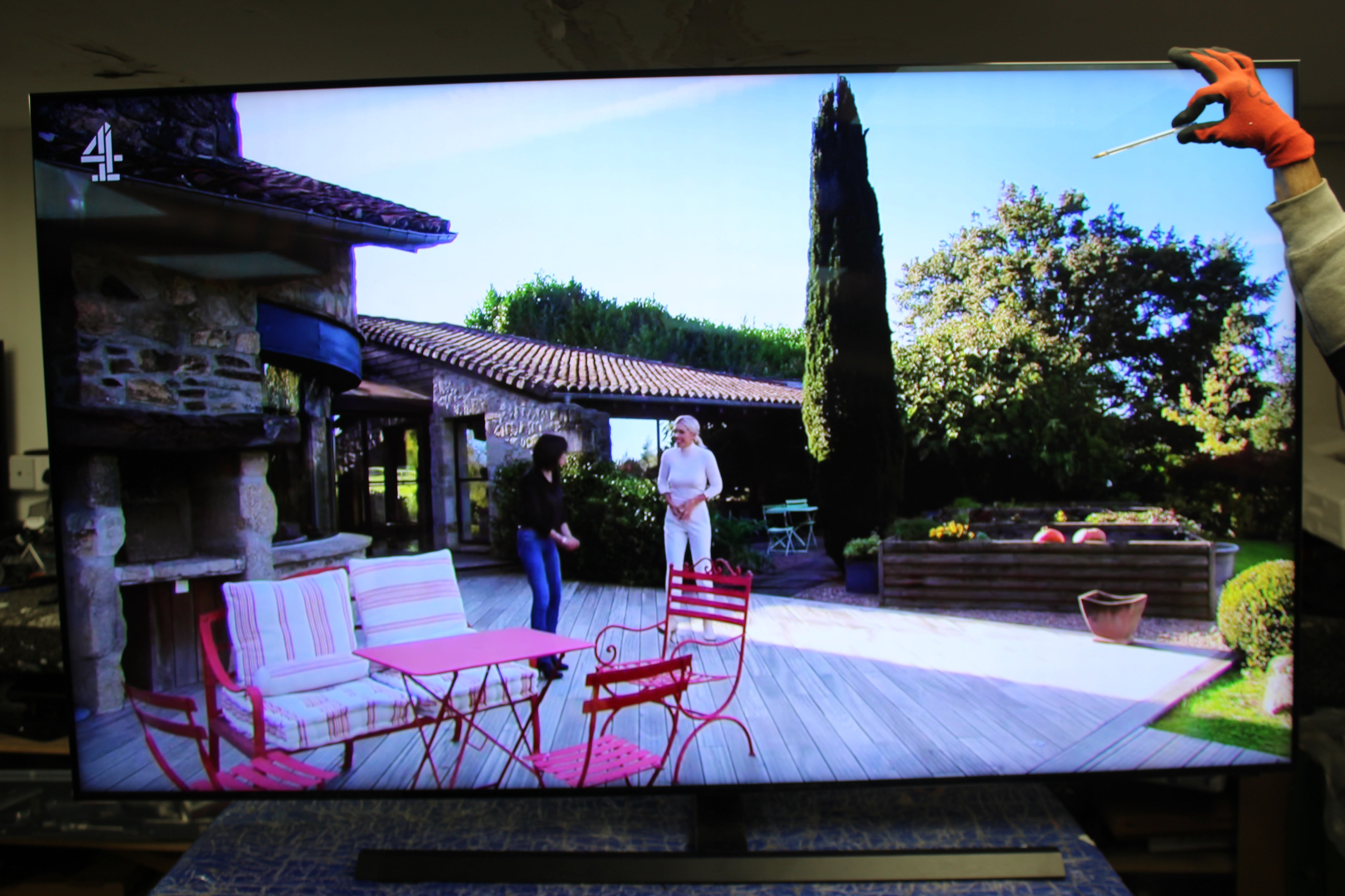 75" Samsung QE75Q800TATXXU Premium 8K HDR QLED TV - Electronic World TV